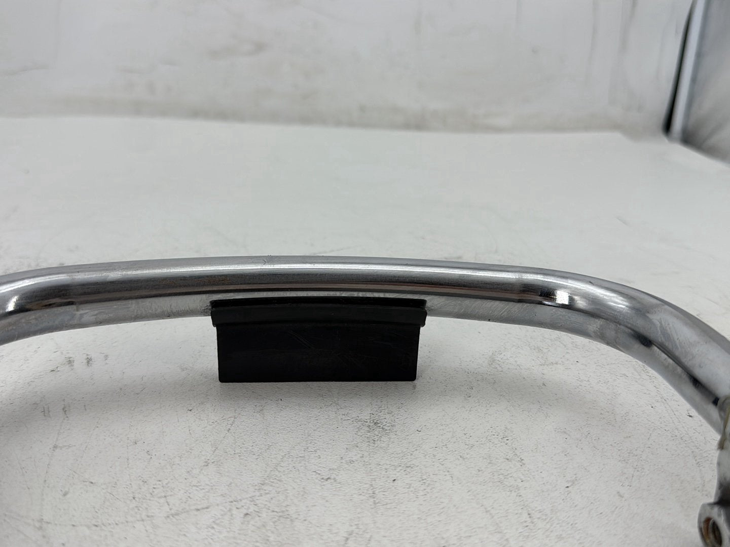 2007 Harley Street Glide Touring FLHX OEM Rear License Plate Support Bar Holder