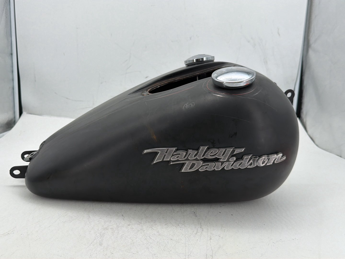 2009 Harley Dyna Street Bob FXDB OEM Fuel Gas Tank Gasoline Reservoir