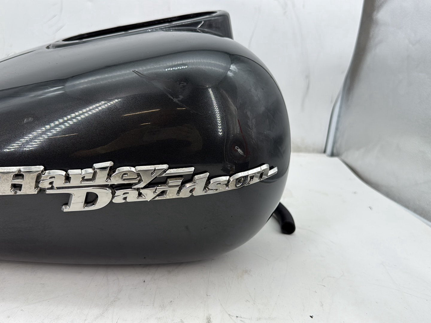 2007 Harley Street Glide Touring FLHX OEM Fuel Gas Tank Gasoline Reservoir