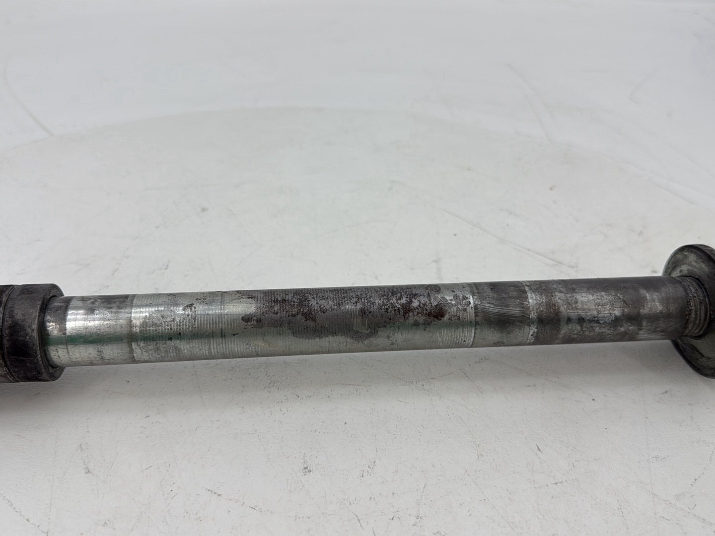 1999 - 2006 Harley-Davidson Touring CVO Screamin Eagle Road King Rear Wheel Axle Bolt Shaft 41056-02
