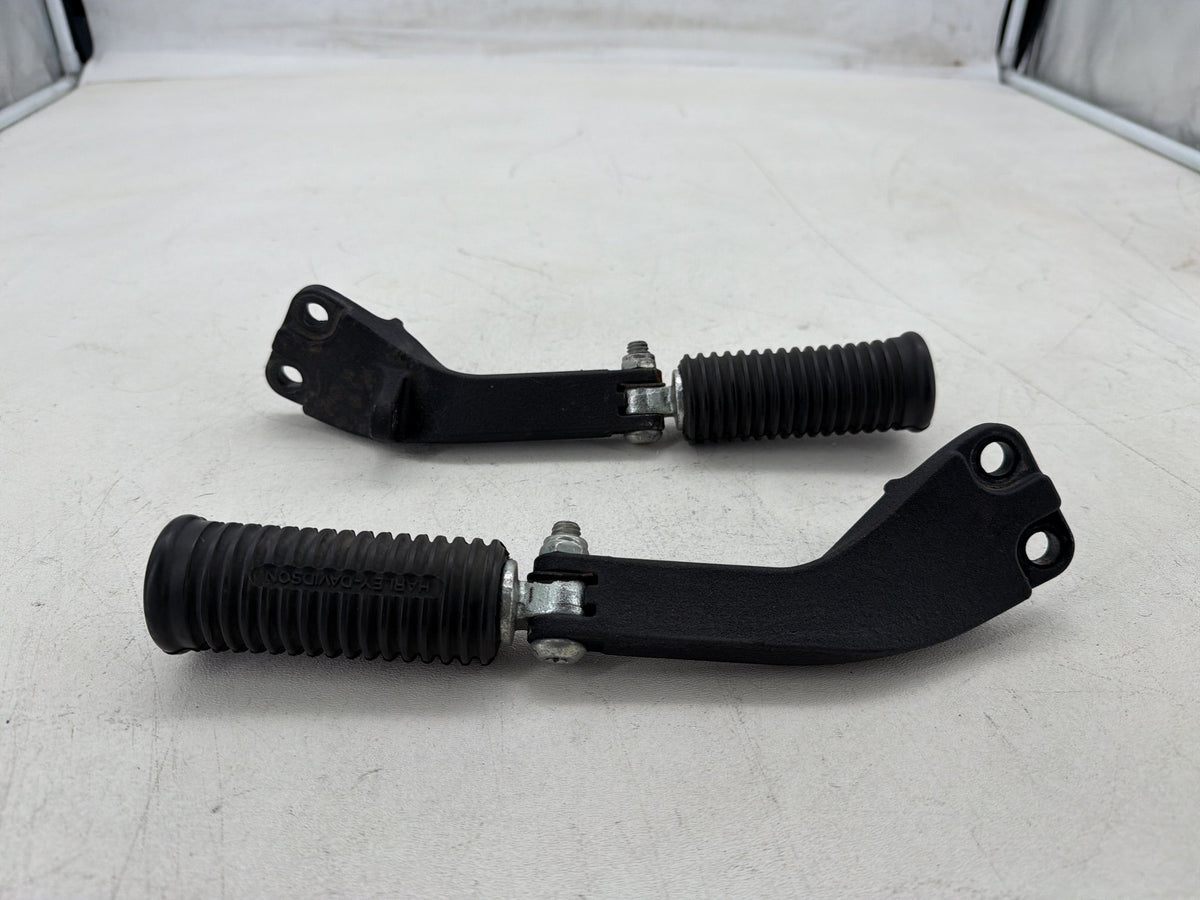 2016 Harley Dyna Fat Bob FXDF 103 OEM Passenger Left & Right Foot Pegs