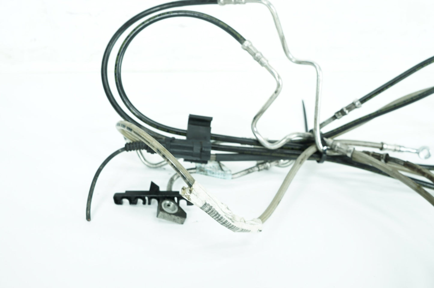 2007 - 2016 Harley-Davidson Touring CVO Electra Screamin Eagle Front Brake Hose Line Pipe ABS 41800206