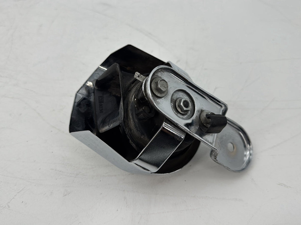2008 - 2016 Harley-Davidson Touring Electra Glide Ultra Horn Signal Klaxon Chrome Cover 69012-93A