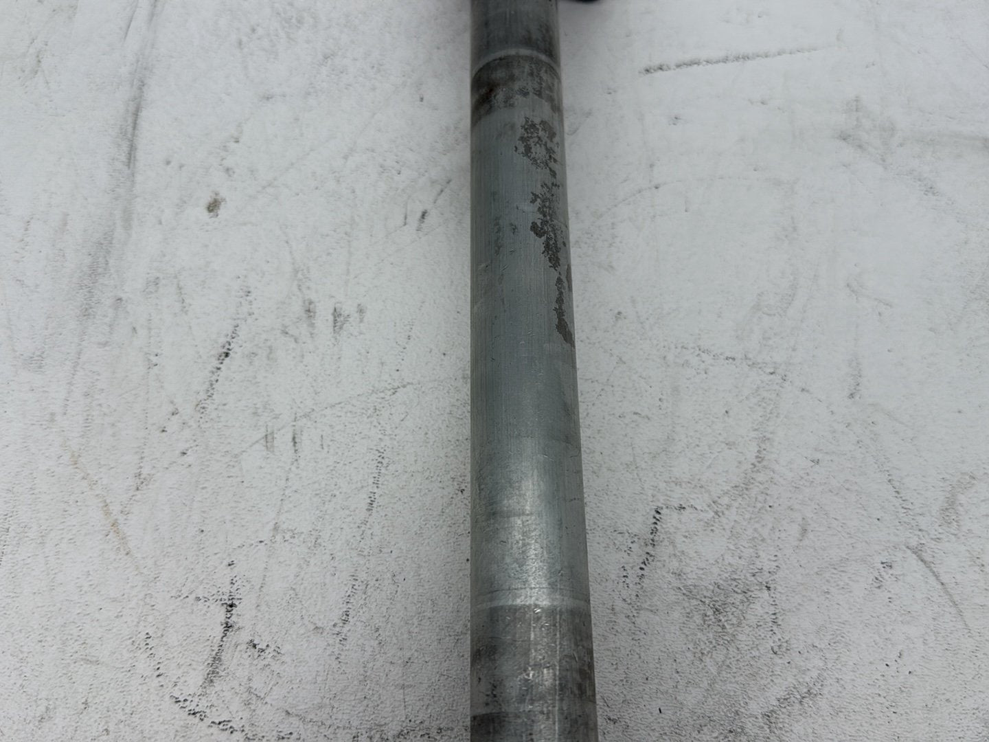2003 Harley Electra Glide Touring Ultra FLHTCUI OEM Rear Wheel Axle Bolt Shaft