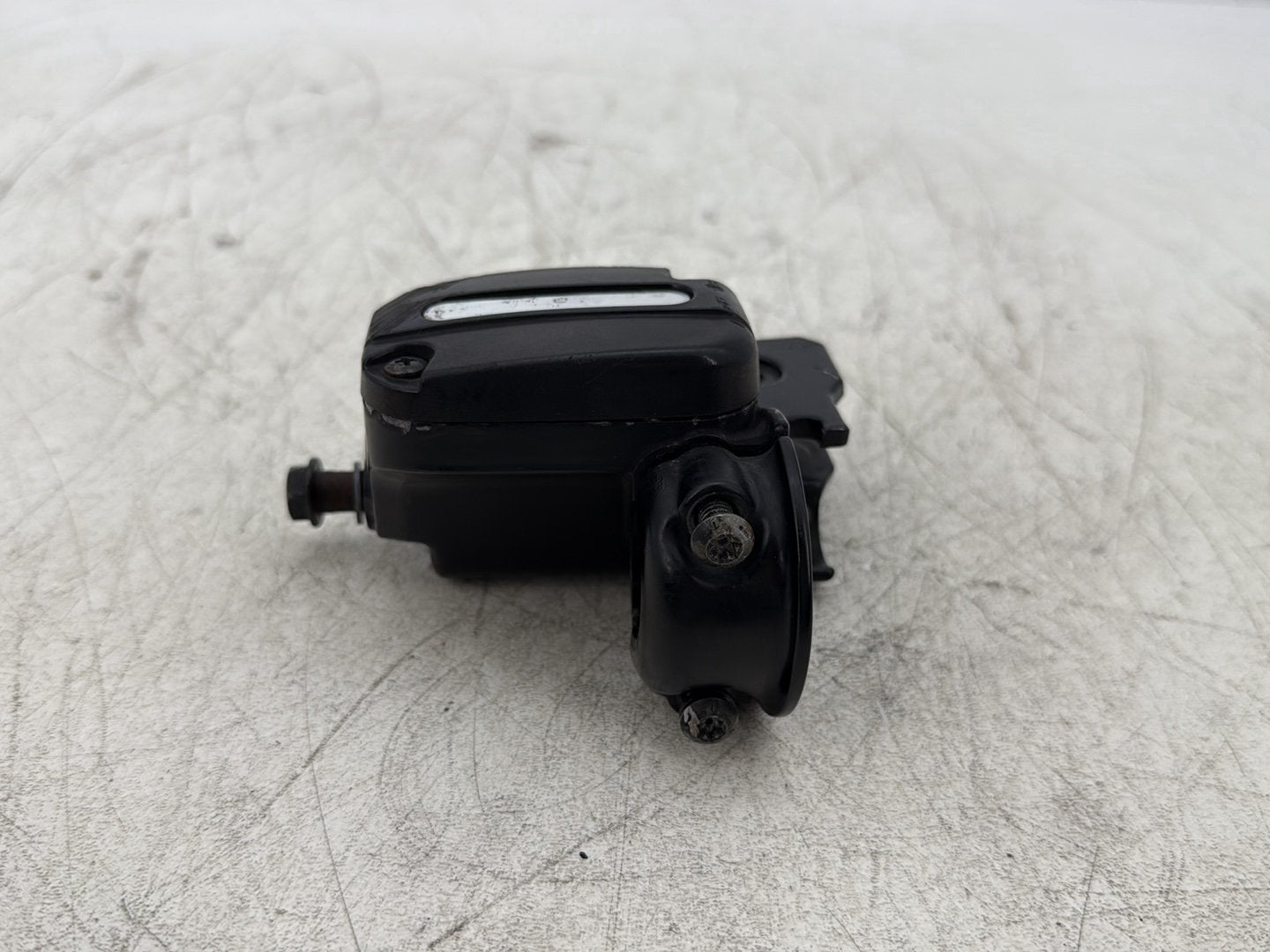 2016 Harley Road King Touring FLHR OEM Front Right Hand Brake Lever Master Cylinder Reservoir