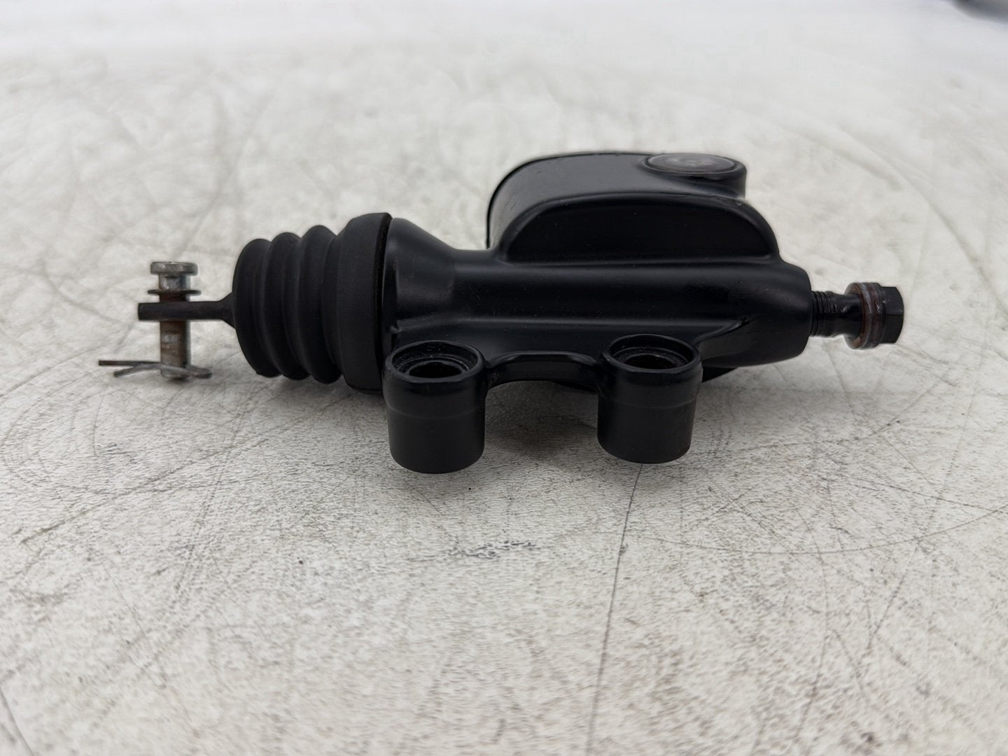 2011 Harley Street Glide Touring FLHX OEM Rear Brake Master Cylinder Reservoir