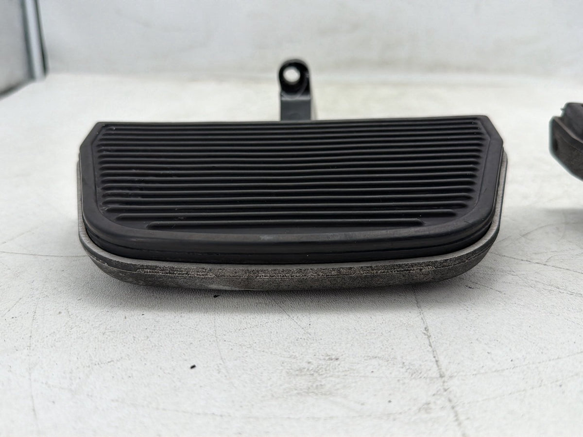 2012 Harley Electra Glide Touring Ultra OEM Left & Right Passenger Floorboard Foot Rest