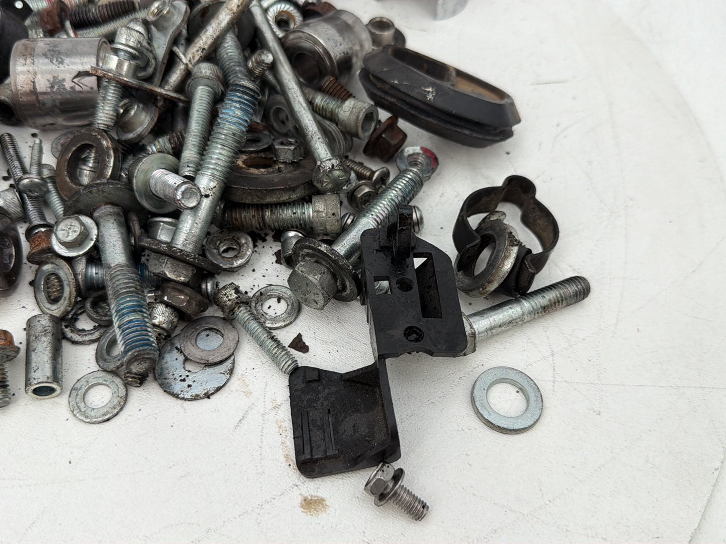 2007 - 2017 Harley-Davidson Dyna Super Glide Custom Hardware Bolts Nuts & Brackets