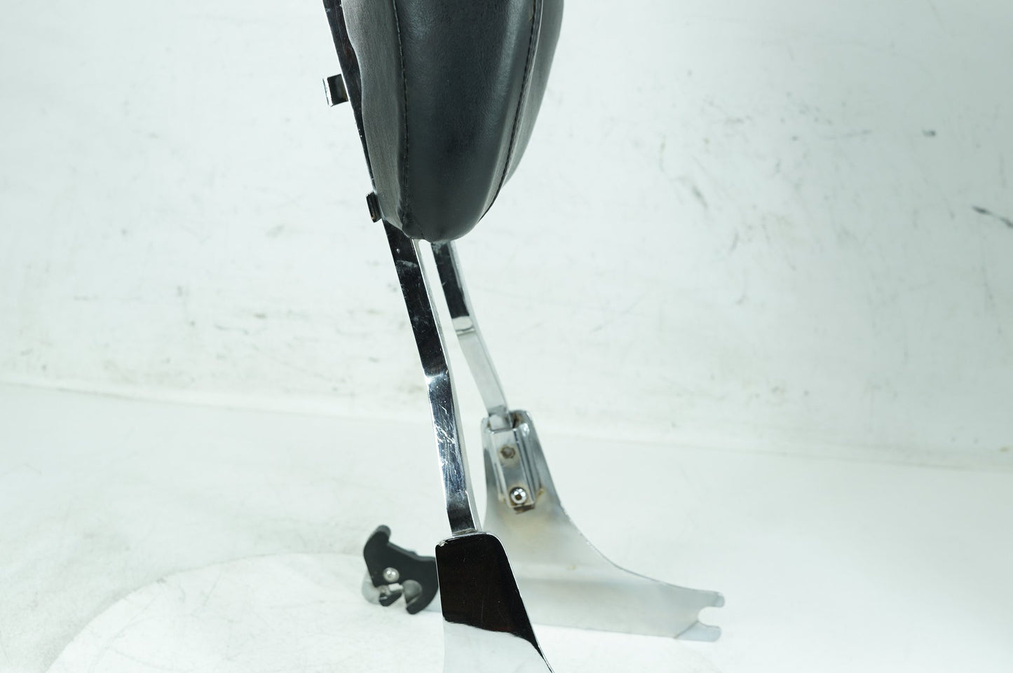 1999 - 2006 Harley-Davidson Softail Fat Boy Rear Sissy Bar w/ Backrest Cushion Pad  	52731-00