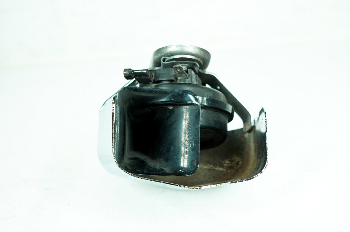 2007 - 2011 Harley-Davidson Touring Street Glide Horn Signal Klaxon Chrome Cover 69060-90D