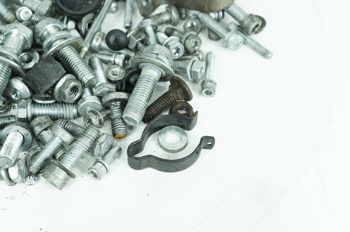 2014 Harley-Davidson Touring FLHTCU - Hardware Bolts Nuts & Brackets