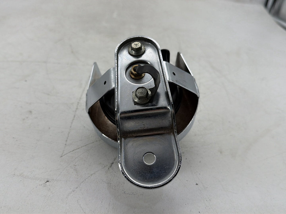2007 Harley Electra Glide Touring Ultra OEM Horn Signal Klaxon Chrome Cover