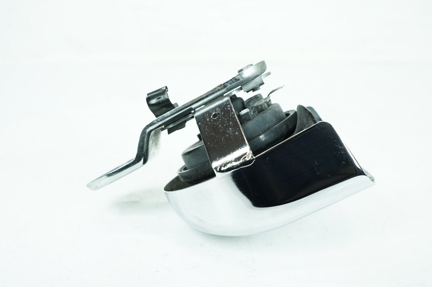 1999 - 2006 Harley-Davidson Softail Fat Boy Horn Signal Klaxon Chrome Cover 69012-93A