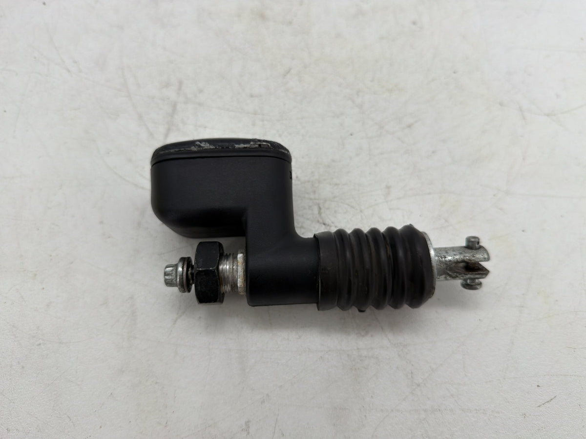 2006 Harley Softail Deuce FXSTDI OEM Rear Brake Master Cylinder Reservoir