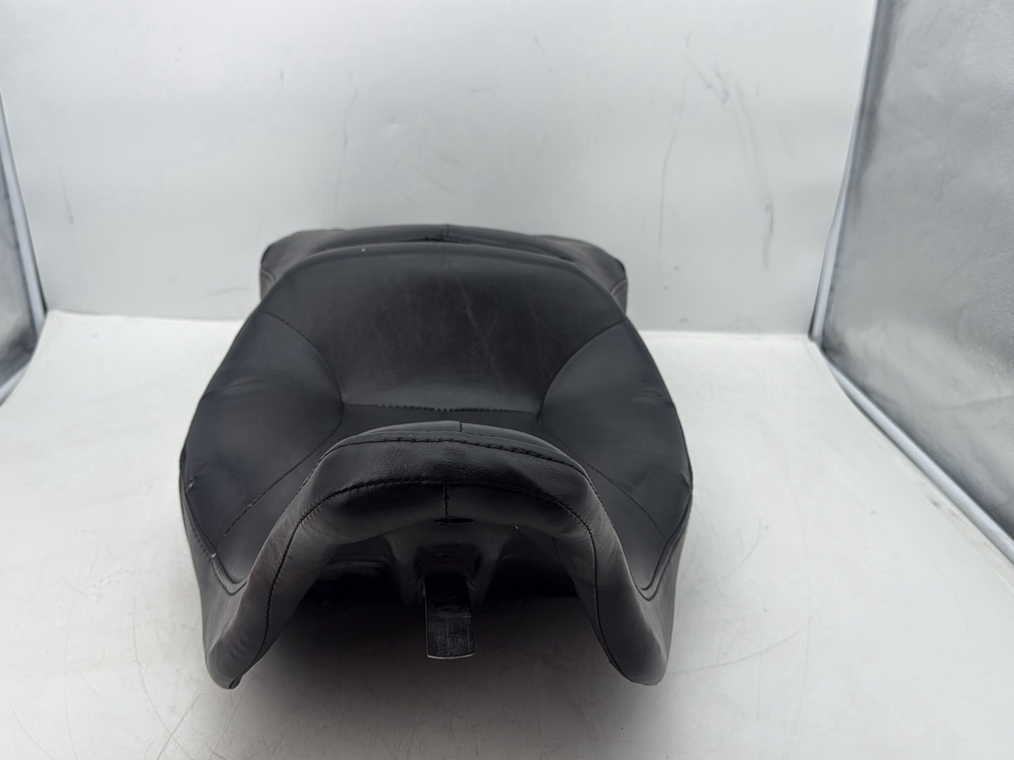 2007 Harley Touring FLHTCU Electra Glide Ultra OEM Passenger Rider Driver Seat Saddle