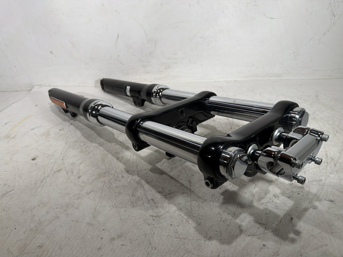 2017 Harley Dyna Street Bob OEM Front Triple Tree Set & LH RH Fork Legs Sliders