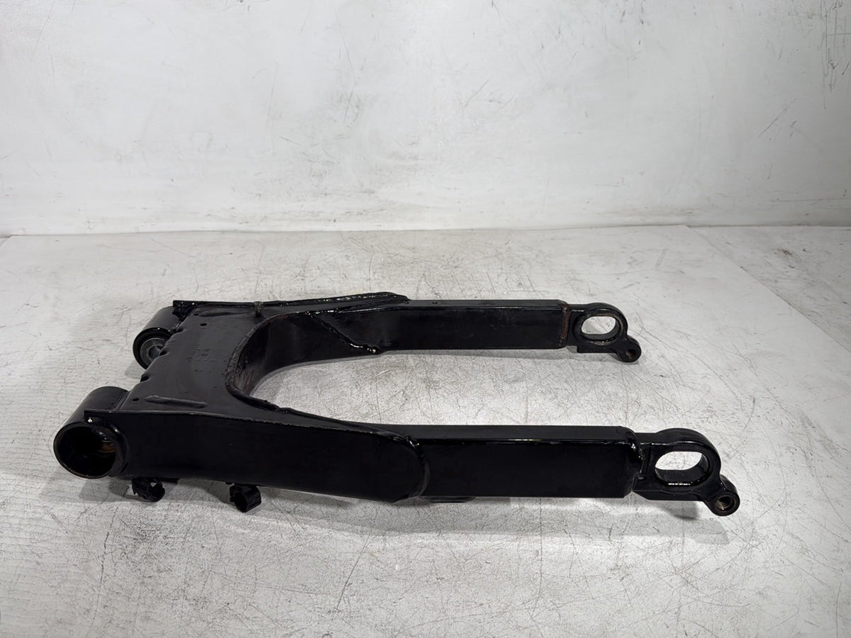 2005 Harley Road King Touring Police OEM Rear Fork Swingarm Swing Arm