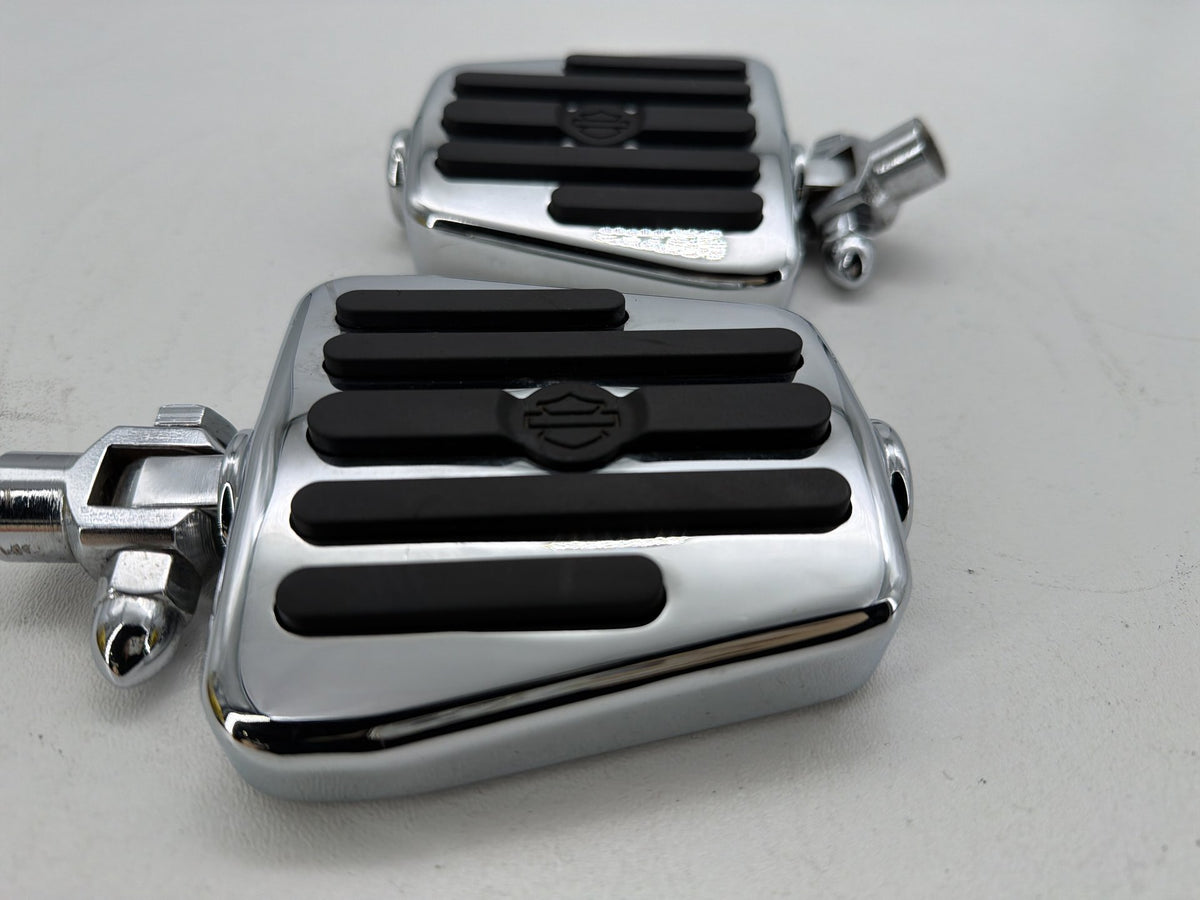 1994 Harley Softail Custom FXSTC OEM Passenger Left & Right Foot Pegs 50451-09