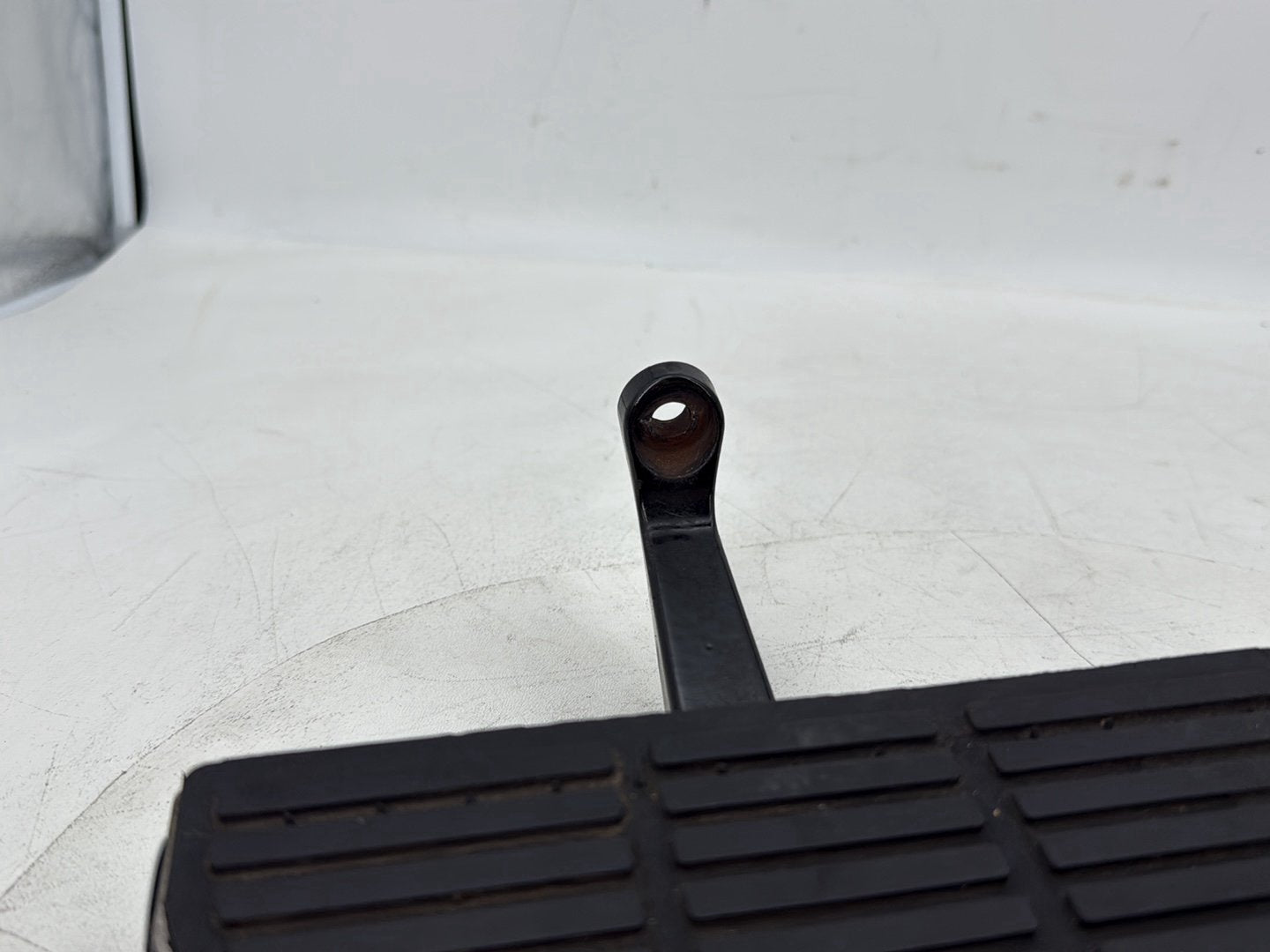 1999 - 2006 Harley-Davidson Touring Electra Glide Ultra Left & Right Passenger Floorboard Foot Rest 50606-86A