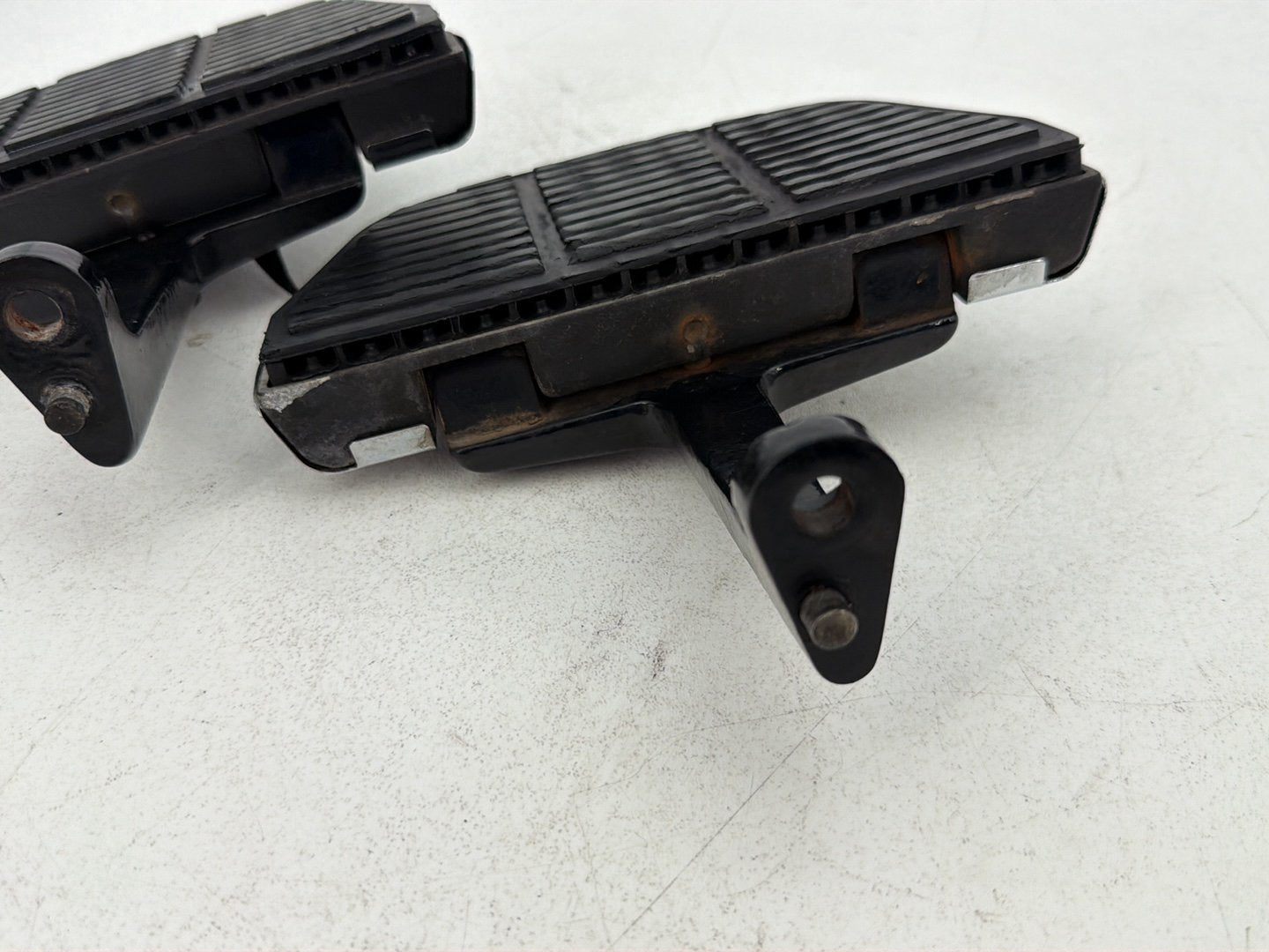 1984 - 1998 Harley-Davidson Touring Electra Glide Classic Left & Right Passenger Floorboard Foot Rest