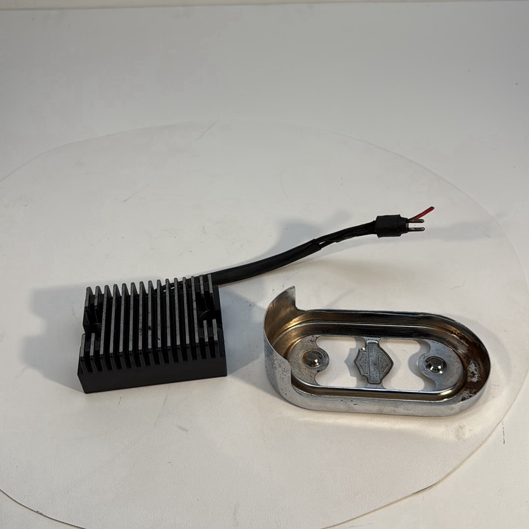 1986 - 2003 Harley-Davidson Sportster Hugger 883 Voltage Regulator Rectifier   	74523-94A
