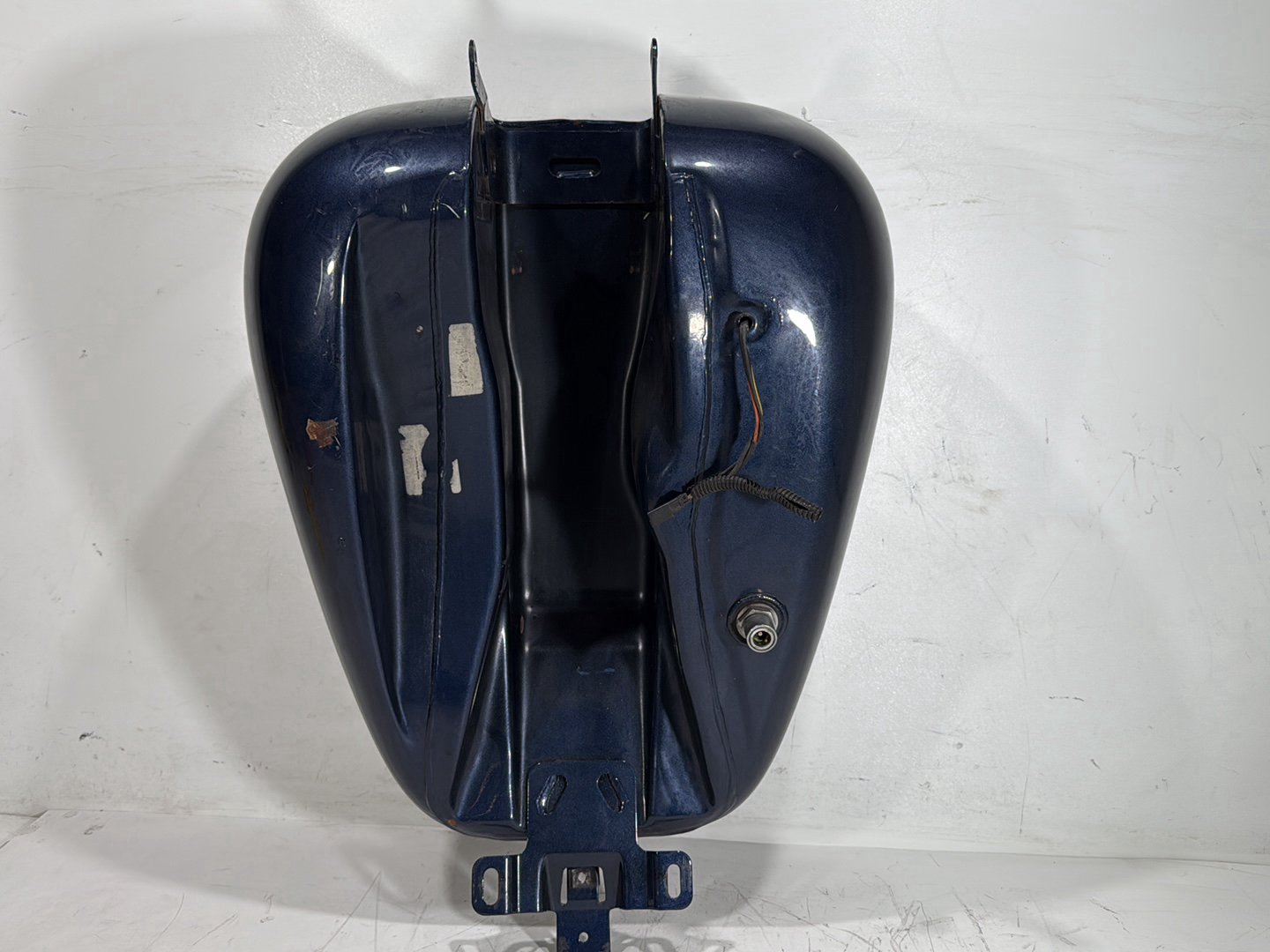 2008 Harley Road King Touring FLHR OEM Fuel Gas Tank Gasoline Reservoir