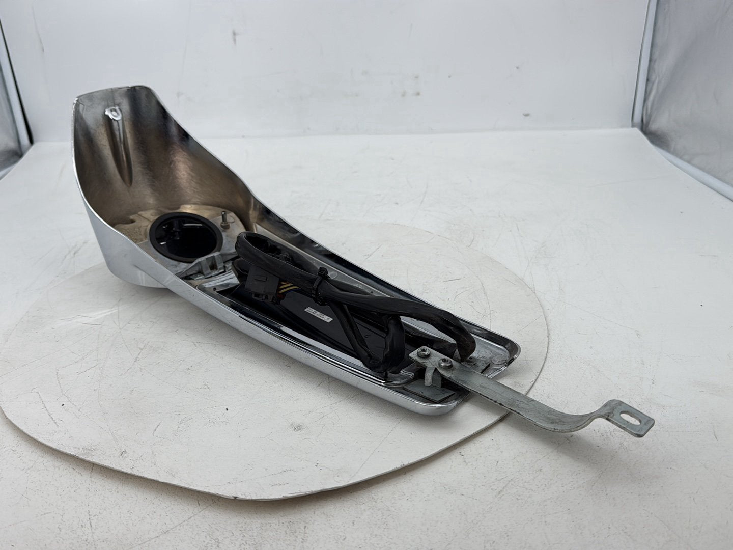2008 - 2016 Harley-Davidson Touring Electra Glide Ultra Fuel Gas Tank Dash Console NOKey 	61270-08