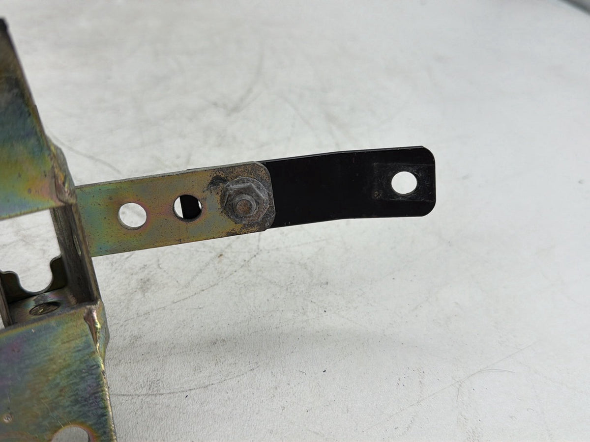 2006 Harley Electra Glide Touring Ultra FLHTCUI OEM Driver Rider Backrest Bracket Mount 52589-09A
