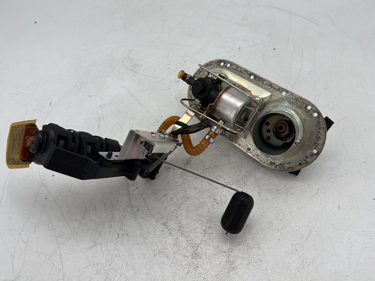 2006 Harley Street Glide Touring FLHXI OEM Fuel Pump Gas Gasoline Petrol Sending