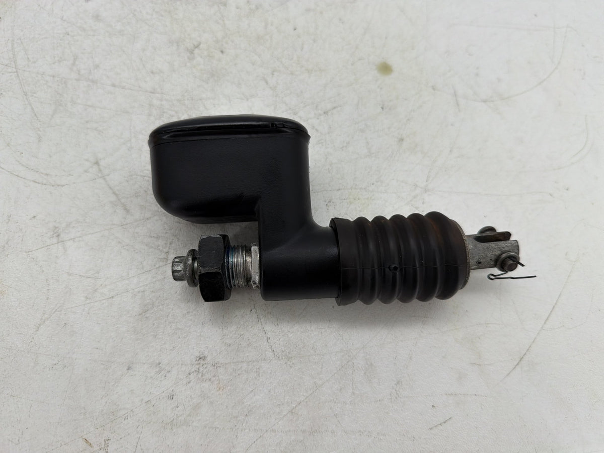 2001 Harley Softail Deuce FXSTD OEM Rear Brake Master Cylinder Reservoir