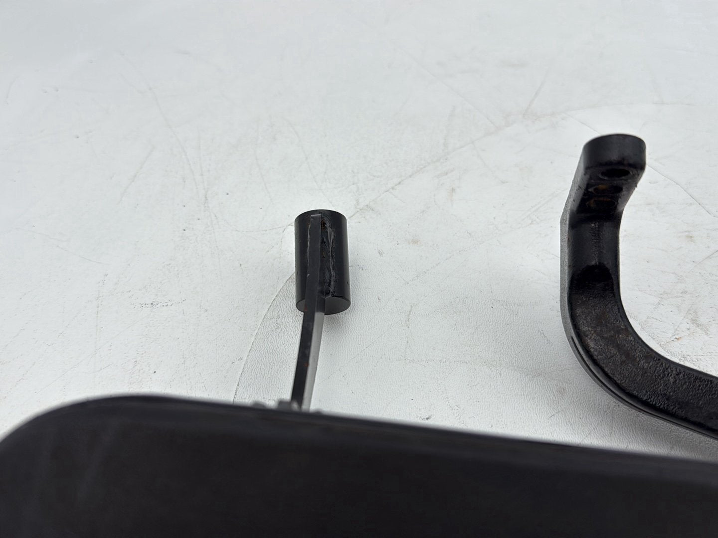 1999 - 2006 Harley-Davidson Touring Road King Police Left Right Driver Floorboard Foot Rest 47365-83C