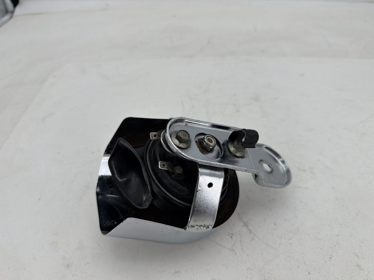 2003 Harley Electra Glide Touring Ultra OEM Horn Signal Klaxon Chrome Cover