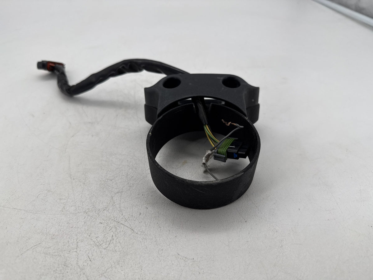 07 Harley Dyna Super Glide Speedometer Holder Bracket Mount Bezel Black Wrinkle