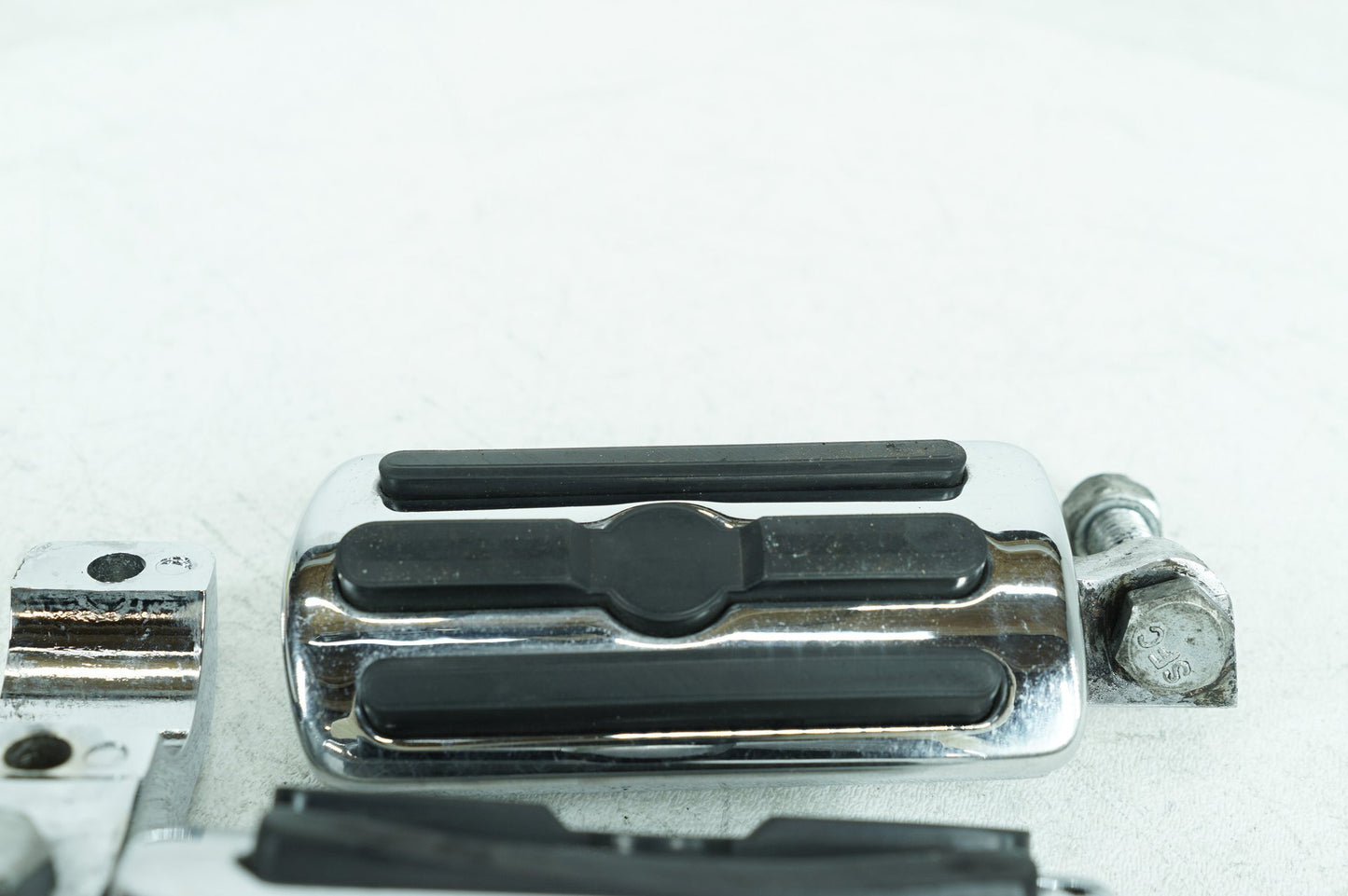 2007 - 2011 Harley-Davidson Touring Street Glide Front Right Left Highway Foot Pegs KK210308-E-DE