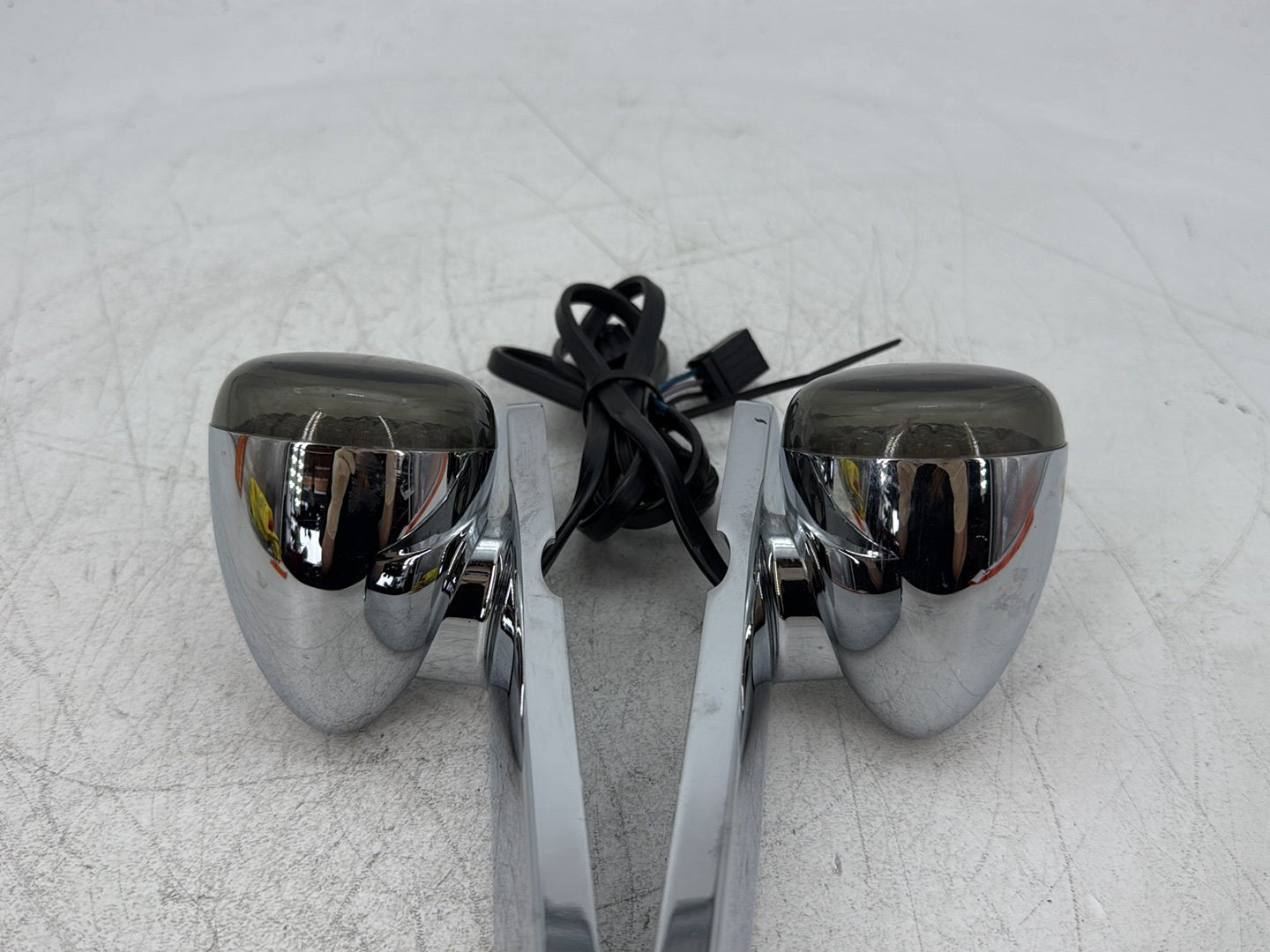 2010 Harley Street Glide Touring FLHX OEM Front Left Right Turn Signal Indicators