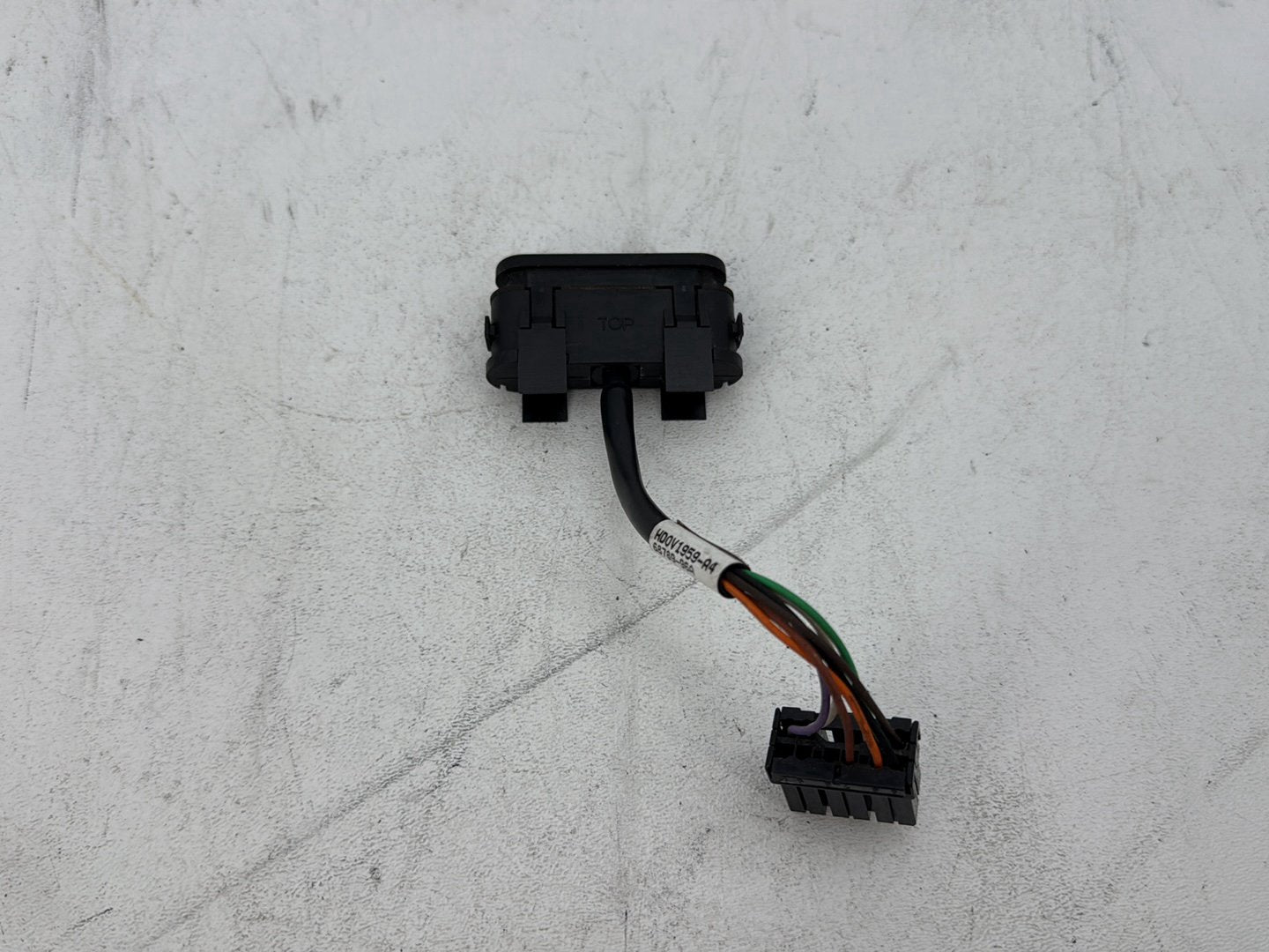 07 Harley Street Glide Touring FLHX OEM Dash Indicator Lamp Wire Plug 68789-96A