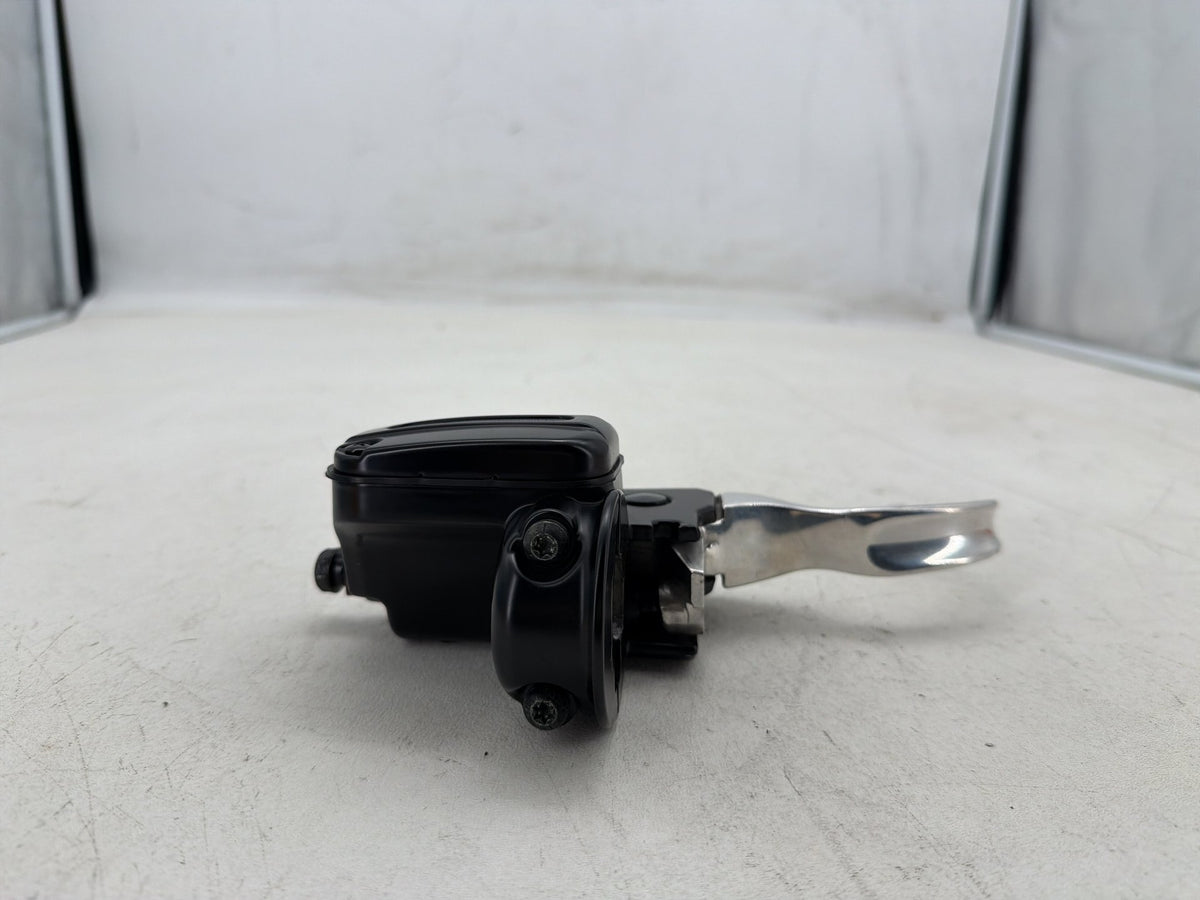 12 Harley Street Glide Touring FLHX OEM Front Right Brake Lever Master Cylinder