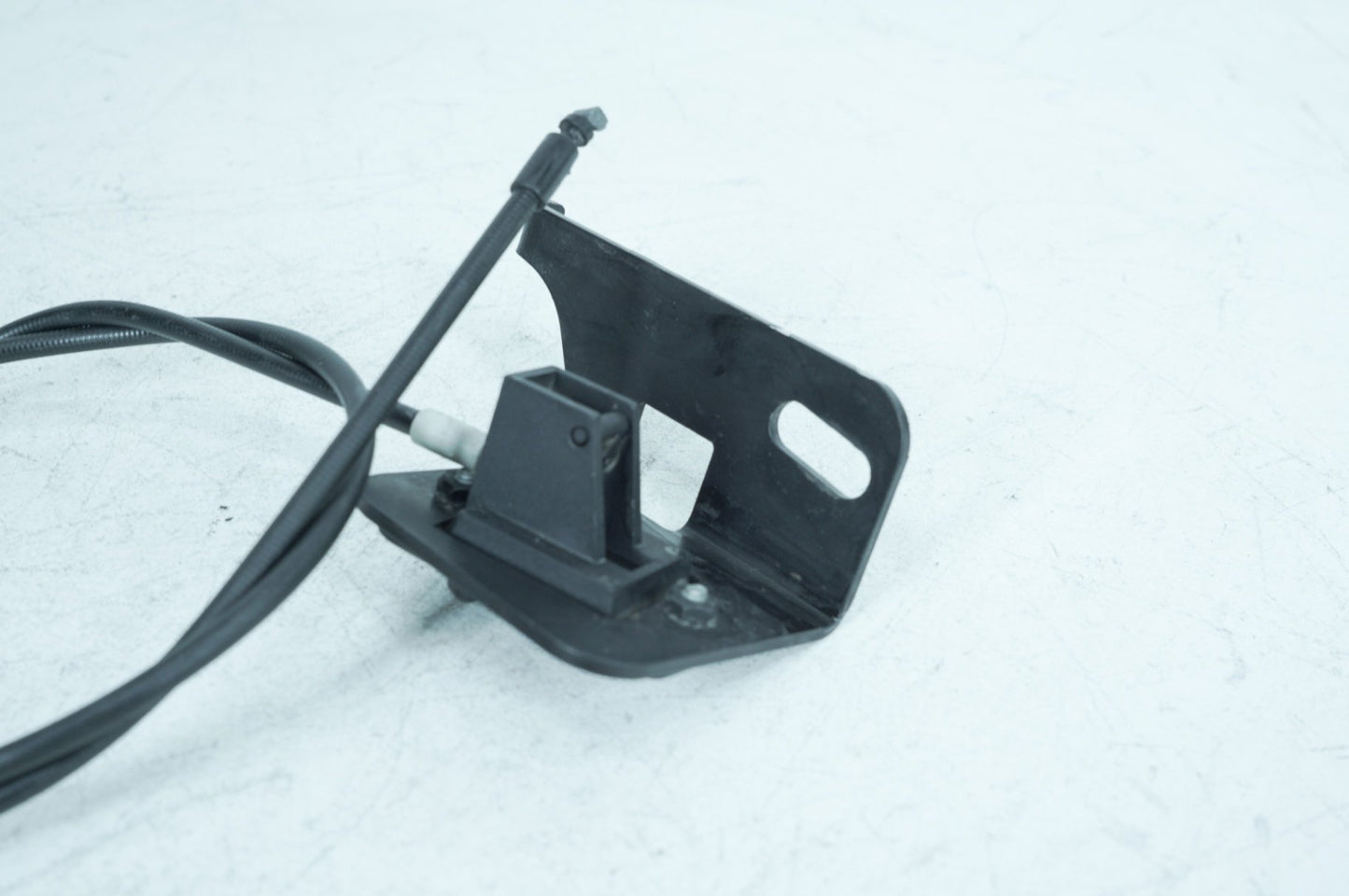 2007 - 2011 Harley-Davidson Touring Electra Ultra Varilock Gas Spring Mount Bracket & Cable 02752046