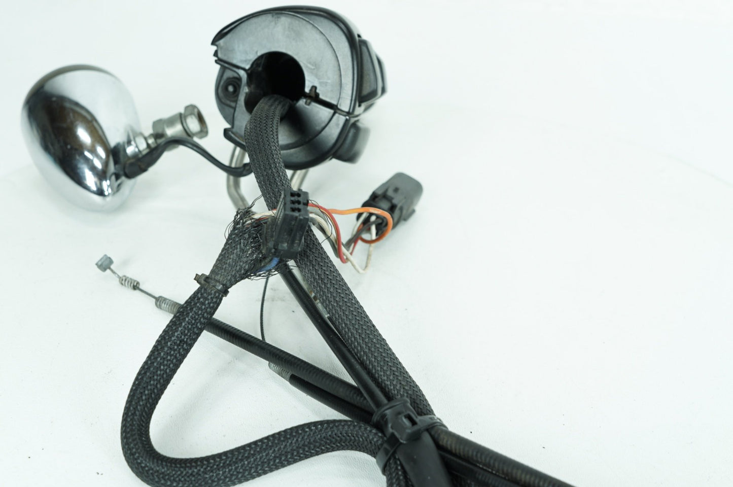 2007 - 2016 Harley-Davidson Dyna Super Glide Custom Right Engine Start Kill Switches Controls 71684-06