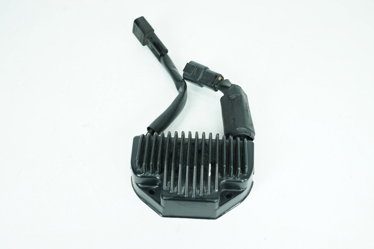 1999 - 2006 Harley-Davidson Dyna Wide Glide Voltage Regulator Rectifier  74631-04