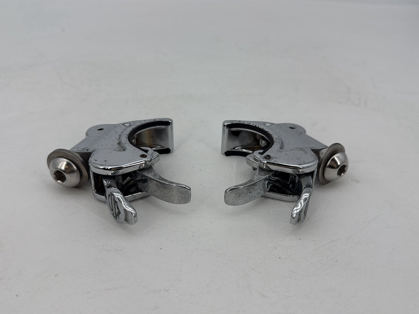1999 - 2006 Harley-Davidson Dyna Low Rider Mount Bracket Support Holder 57400465