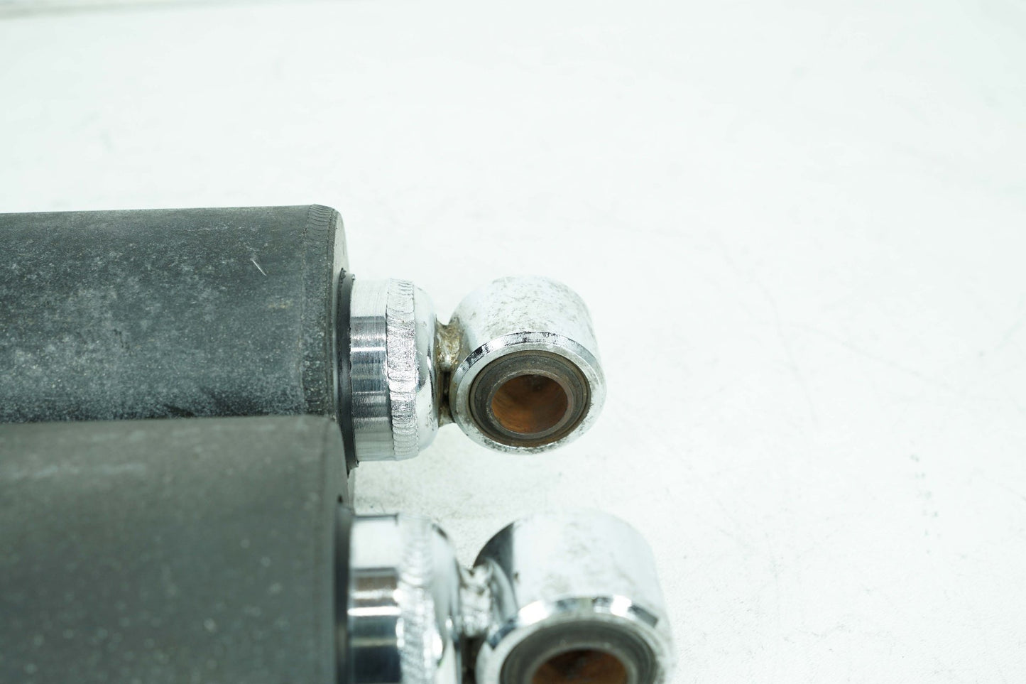 2000 - 2006 Harley-Davidson Softail Fat Boy Rear Left Right Shock Absorbers 54508-00A