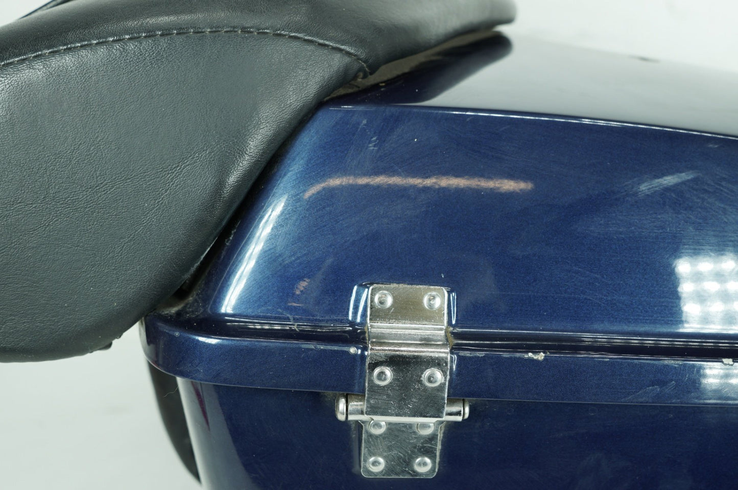 1999 - 2006 Harley-Davidson Touring Electra Glide Rear Tour Pak Trunk Luggage Box NOKey 53140-00BDK