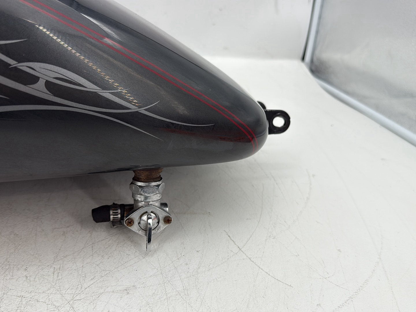 2005 Harley Dyna FXDWG Wide Glide OEM Fuel Gas Tank Gasoline Reservoir