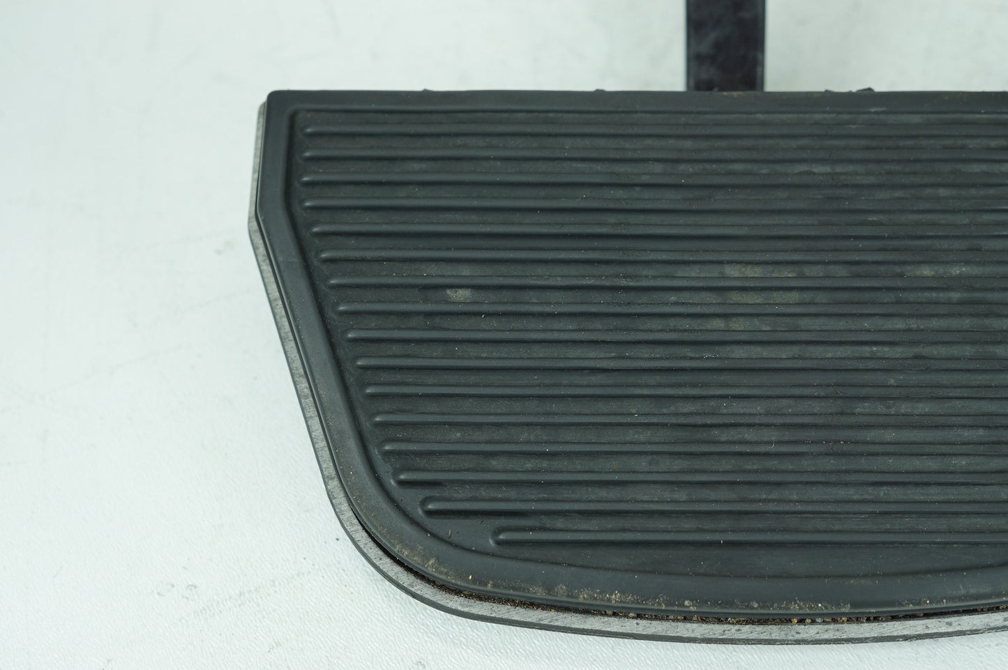 2007 - 2013 Harley-Davidson Touring Electra Glide Ultra Left Right Driver & Pass Floorboard Foot Rest 50614-06