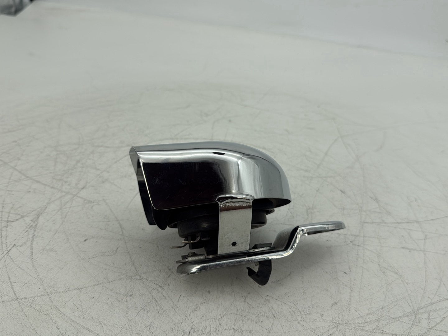 2004 Harley Touring FLHT Electra Glide OEM Horn Signal Klaxon Chrome Cover