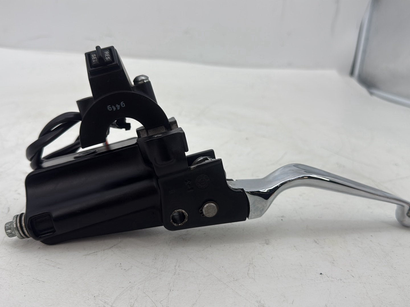 95 Harley Electra Glide Touring Classic Front Right Brake Lever Master Cylinder