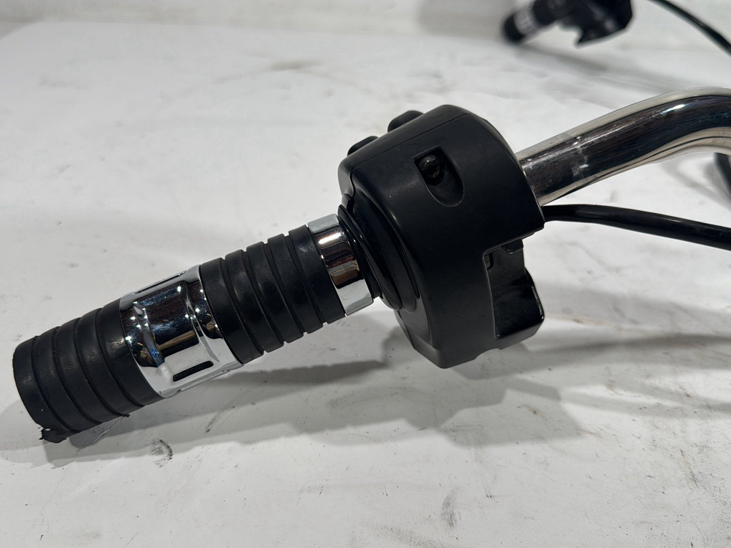 2015 Harley Electra Glide Touring Ultra Low OEM Handlebars Left Right Switches Controls