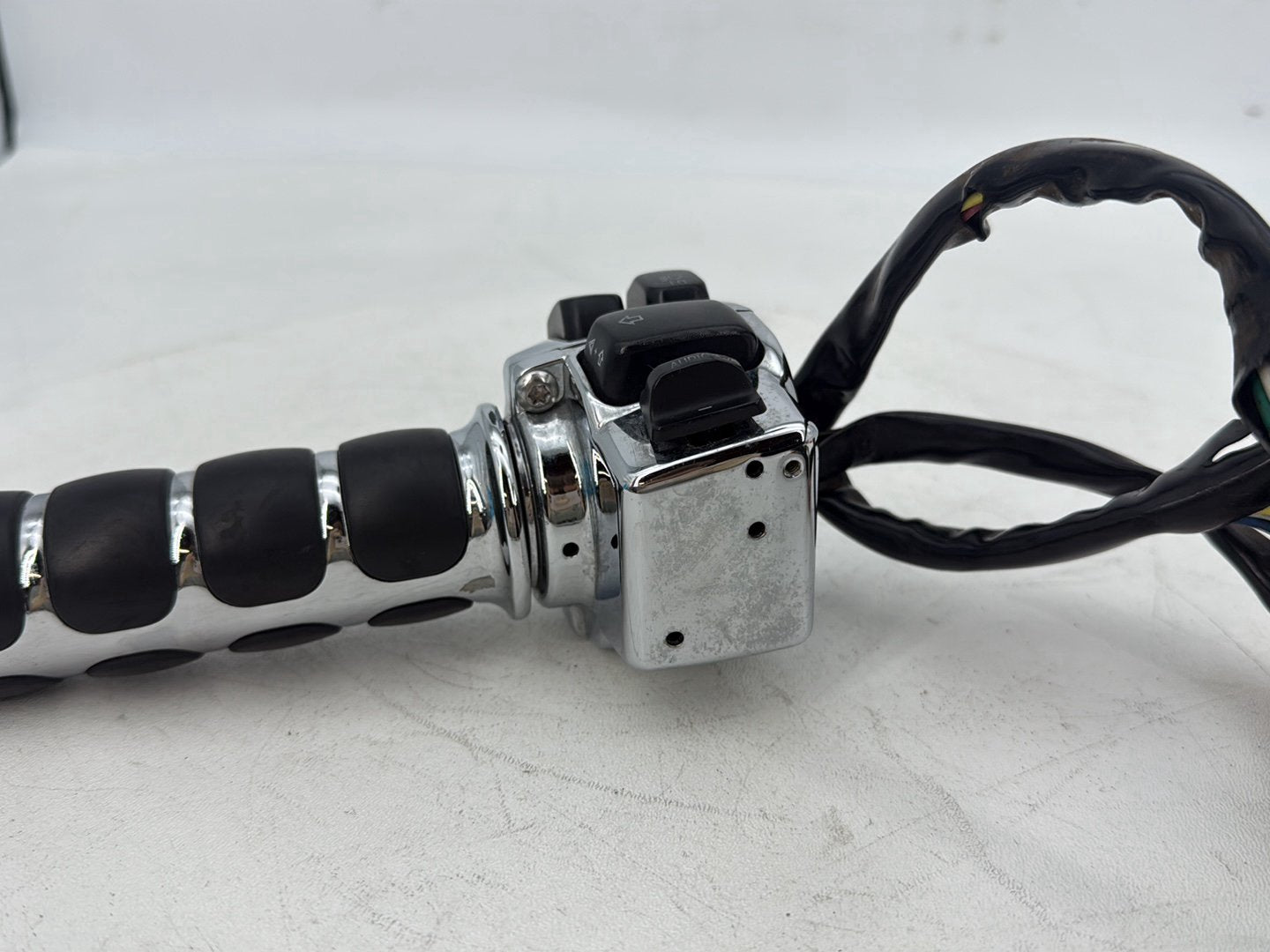 1999 - 2006 Harley-Davidson Touring Electra Glide Left Turn Signal Headlight Switches Controls 71685-06A