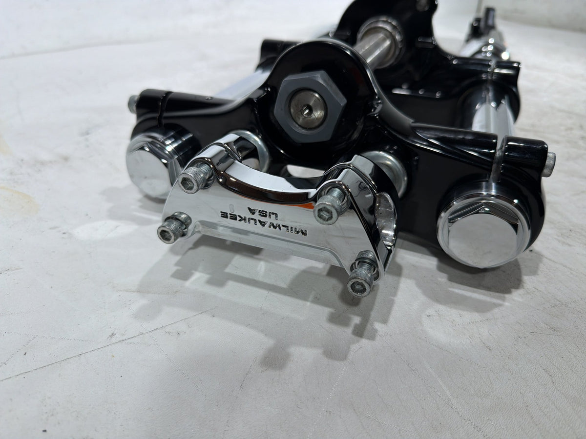 2017 Harley Dyna Street Bob OEM Front Triple Tree Set & LH RH Fork Legs Sliders
